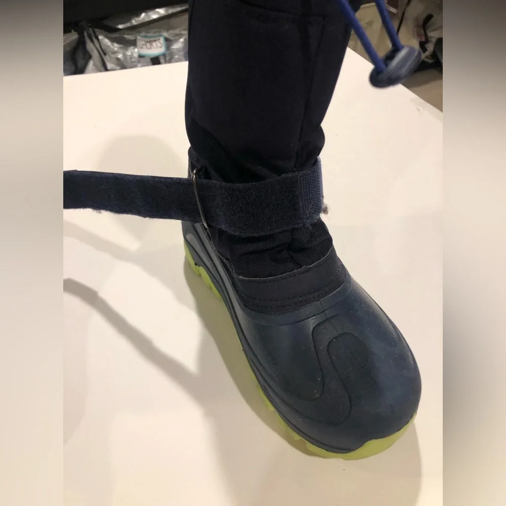 Target Thermolite Blue Youth Snow Boots Size 2